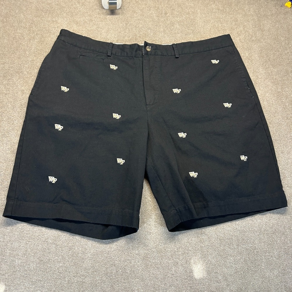 Wake Forest Gameday Shorts Men's 42 Black 100% Cotton Campus Chinos AOP Logos 9"